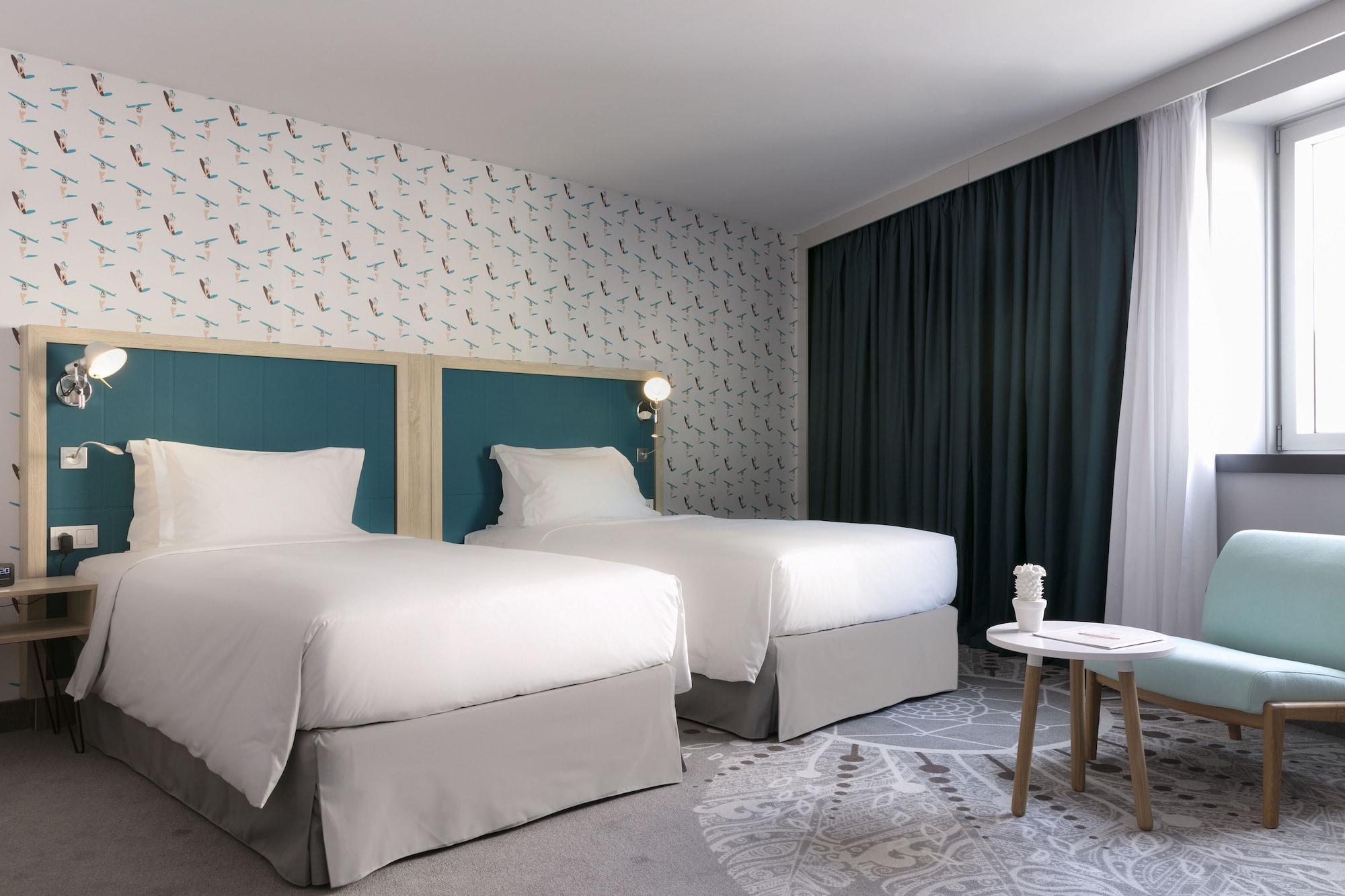 Hampton By Hilton Paris Clichy Hotel Екстериор снимка