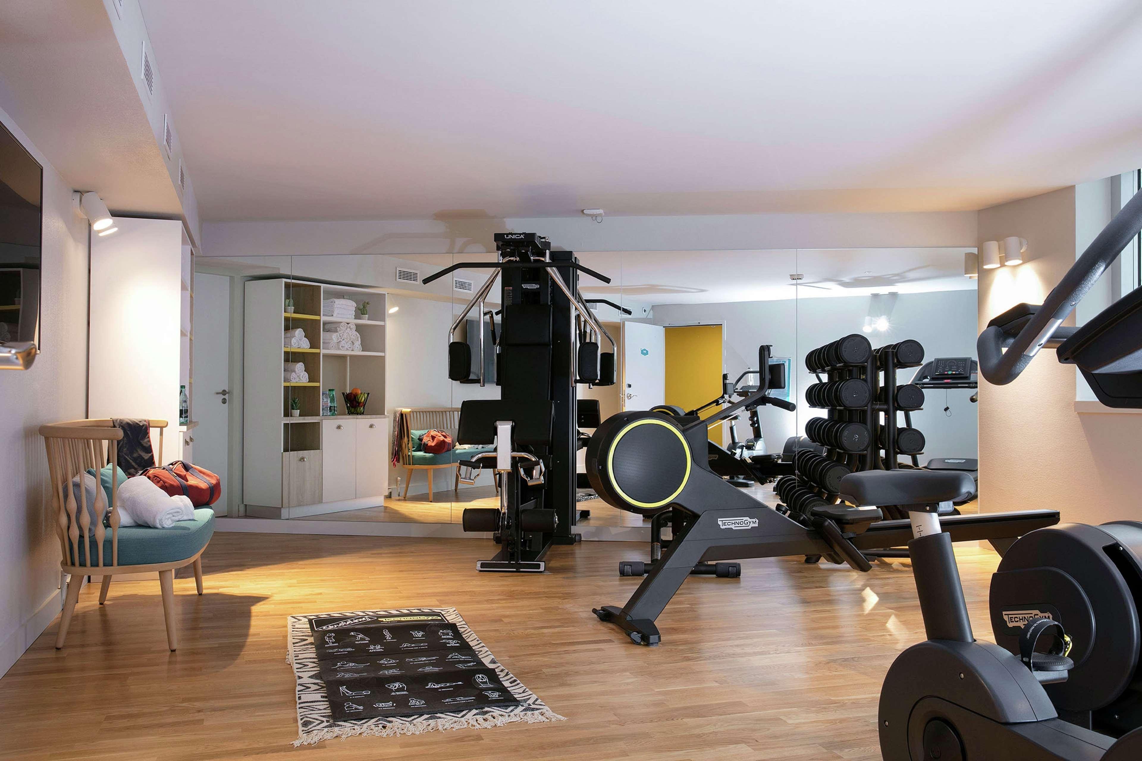 Hampton By Hilton Paris Clichy Hotel Екстериор снимка