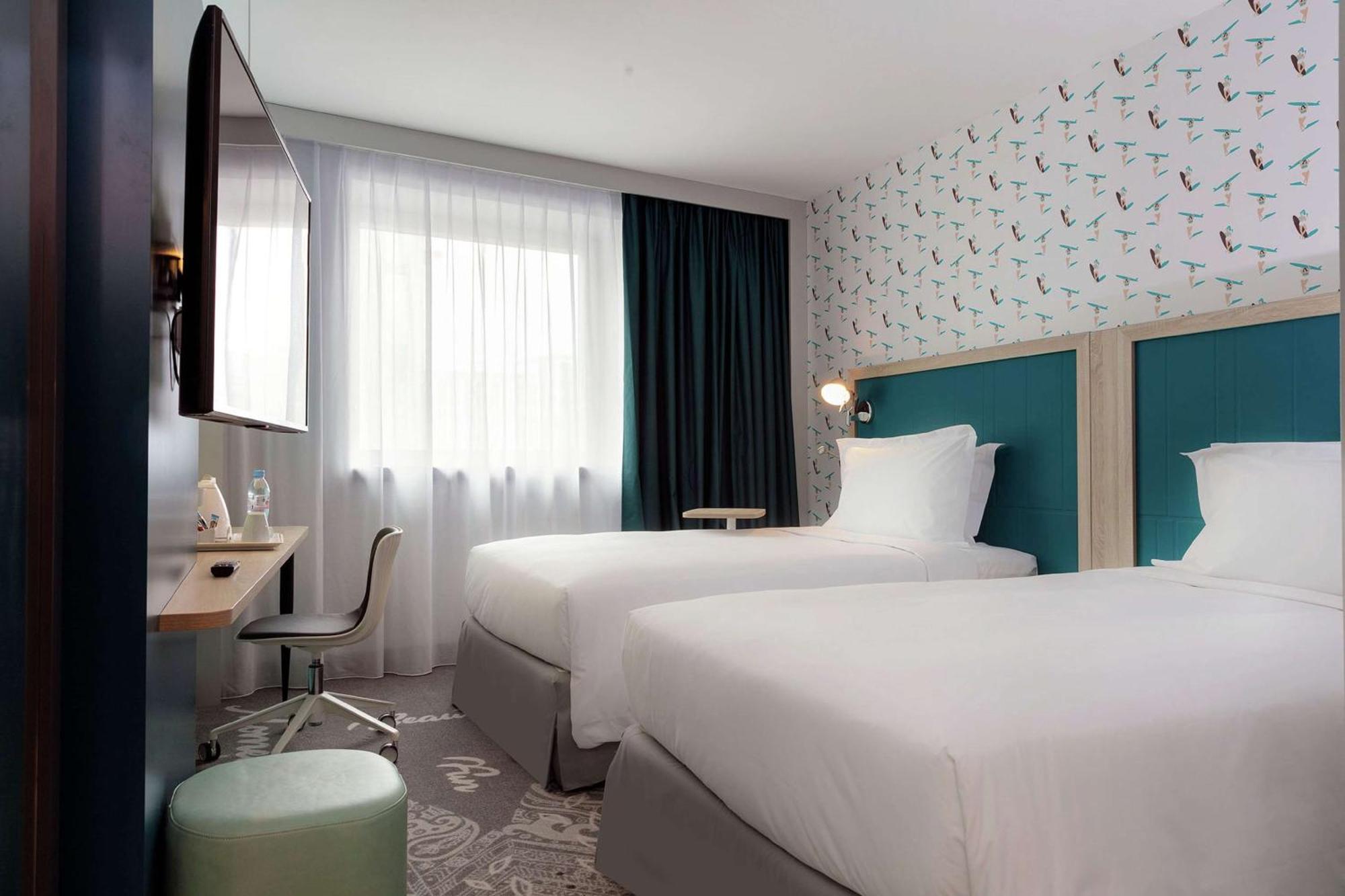 Hampton By Hilton Paris Clichy Hotel Екстериор снимка