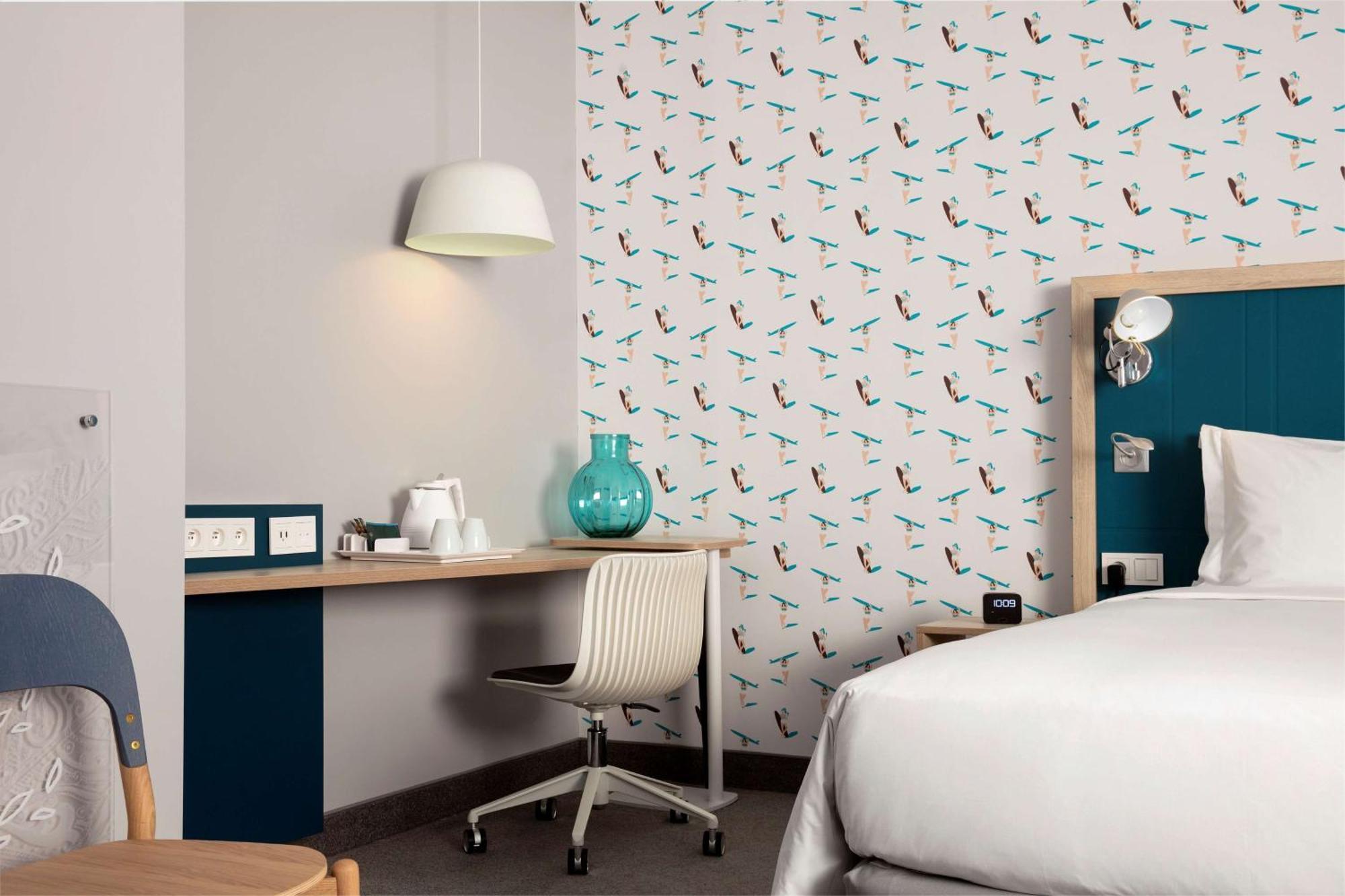 Hampton By Hilton Paris Clichy Hotel Екстериор снимка
