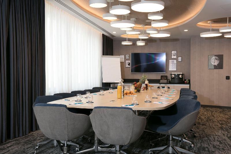 Hampton By Hilton Paris Clichy Hotel Екстериор снимка