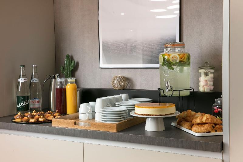Hampton By Hilton Paris Clichy Hotel Екстериор снимка